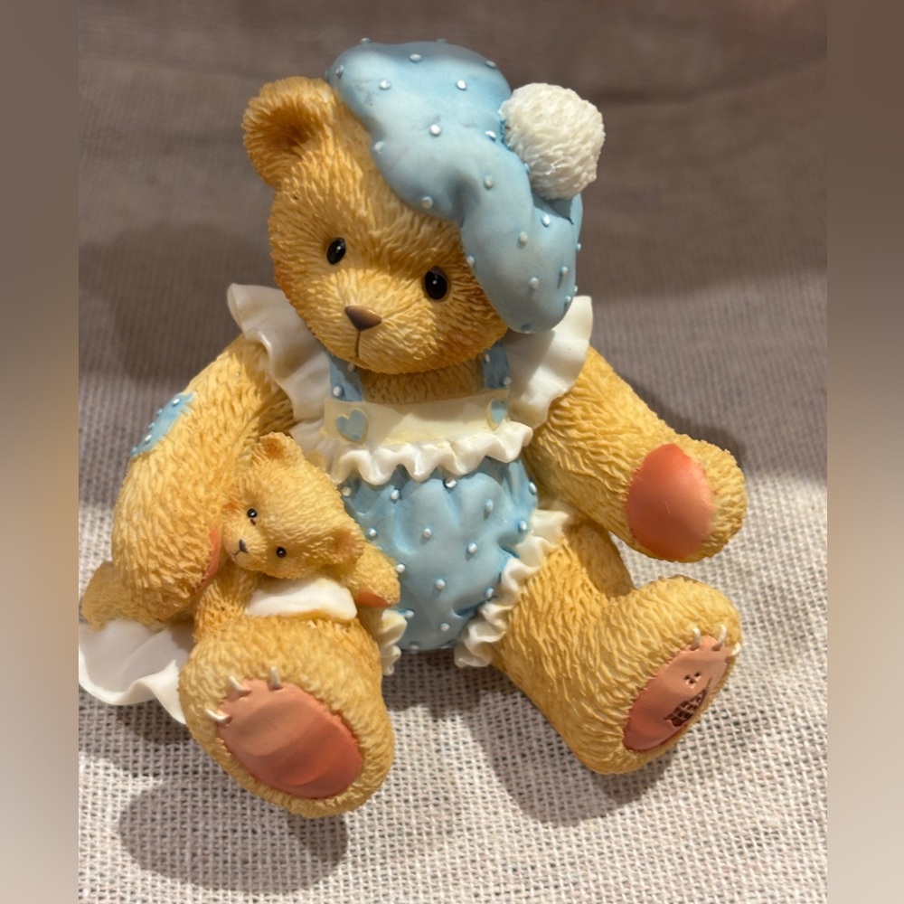Cherished Teddies Miranda
No matter how blue you feel a hug can heal